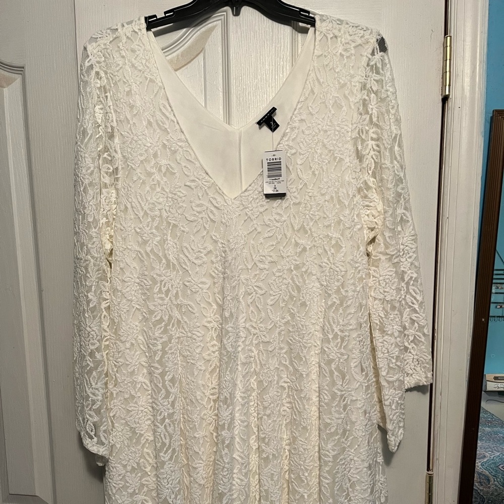 Brand new ivory short dress - Picture 1 of 3